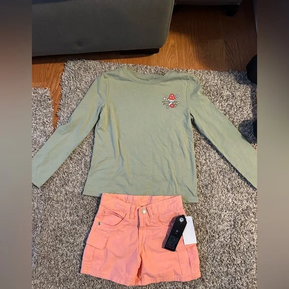 Girl's Long Sleeve 6/7 Small Mushroom Tee and Size 6 Star Ride Pink Cargo Shorts - Picture 6 of 7